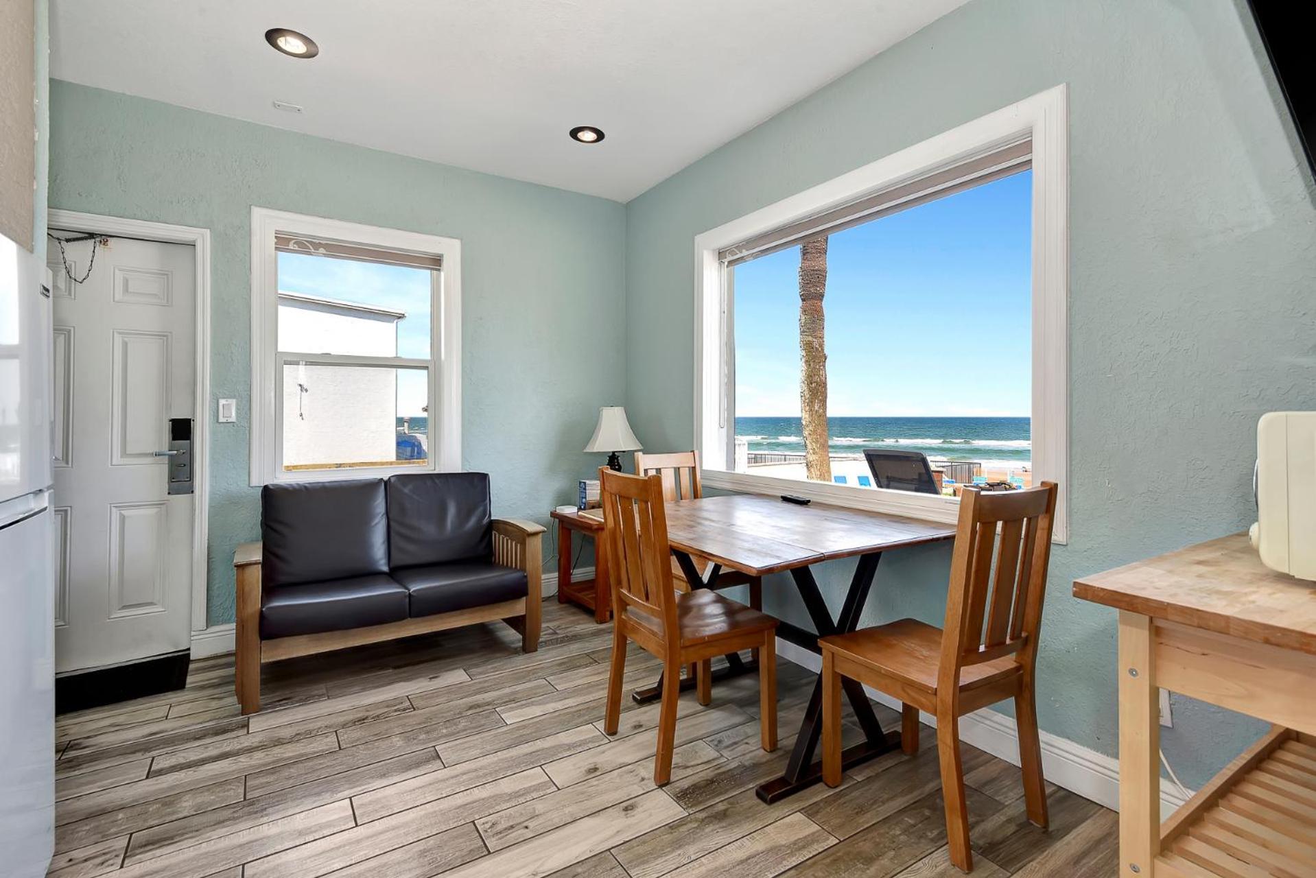 Shoreline Suites & Cabana Cottages - Beachfront Daytona Beach Zewnętrze zdjęcie